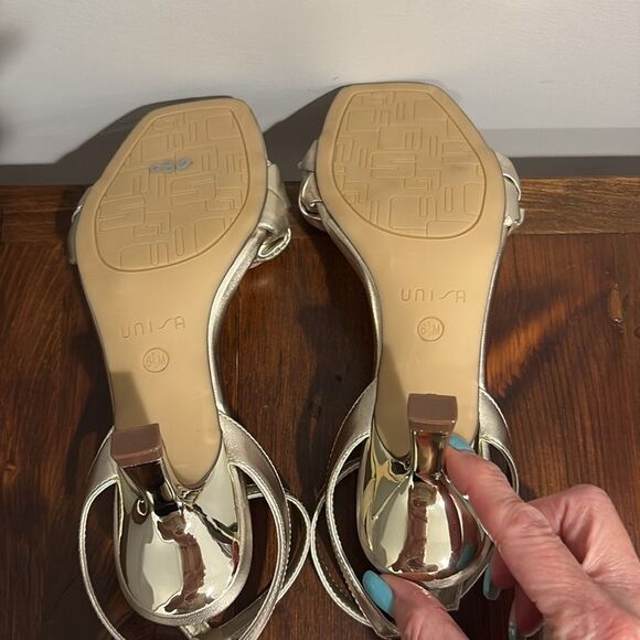 NWOT Unisa Braided Gold Ankle Strap Heels Size 6.5 - Picture 8 of 9